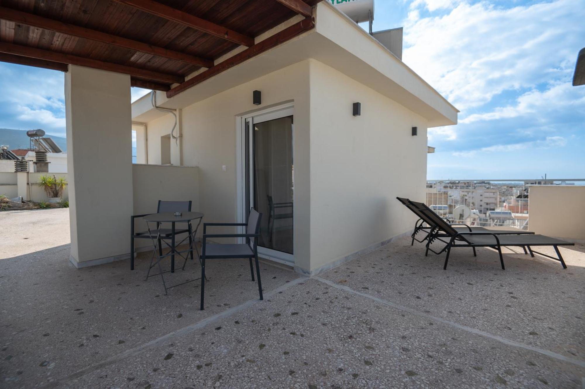 With Panoramic View אתונה